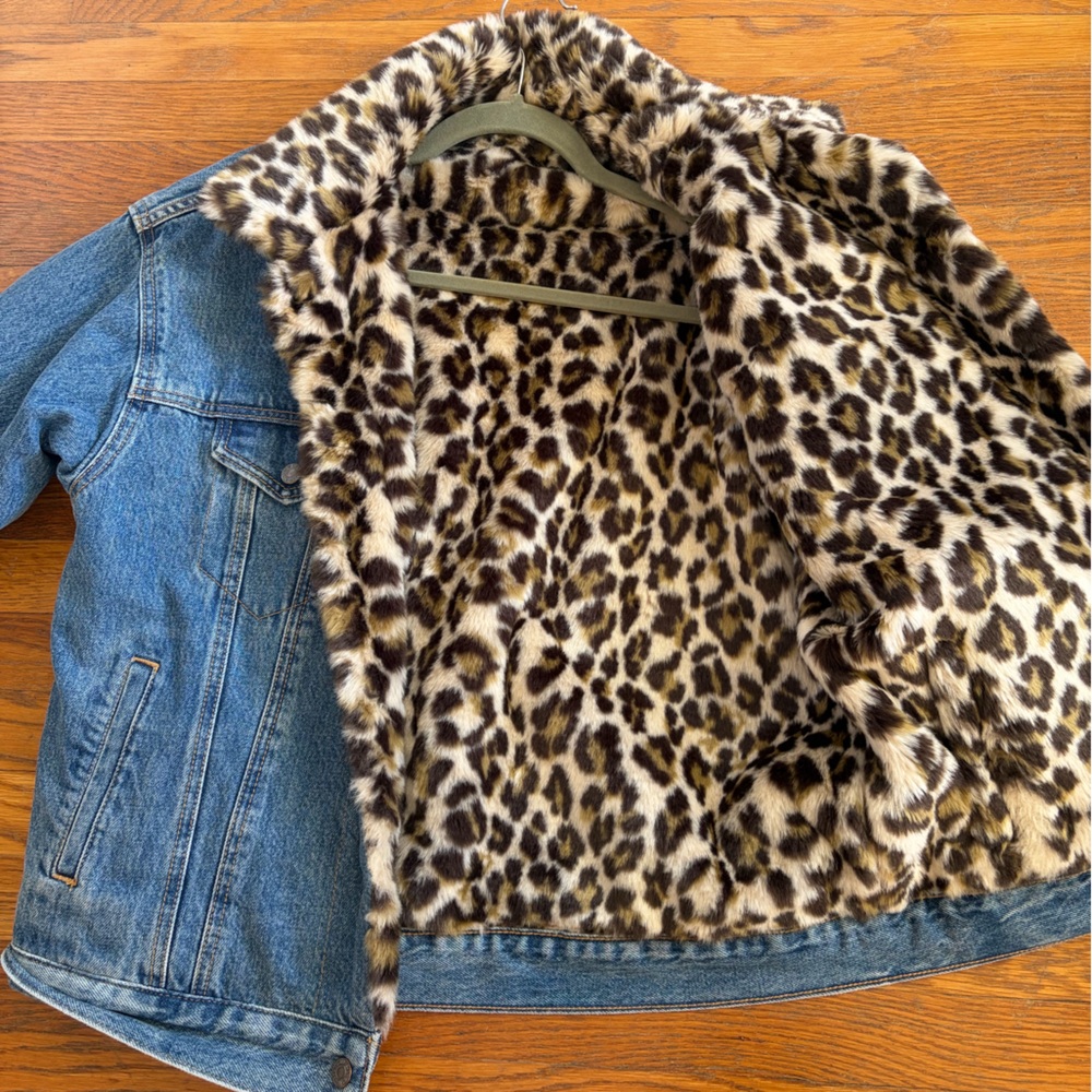 Rare Levi's Blue Denim Jacket Leopard Print faux fur lined - Picture 3 of 4